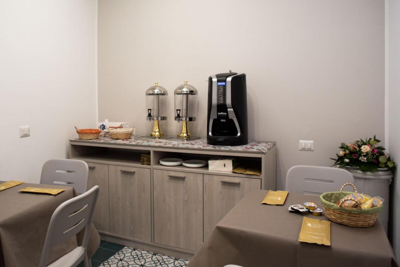 Palazzotto 902 Bed & Breakfast Crotone Dış mekan fotoğraf